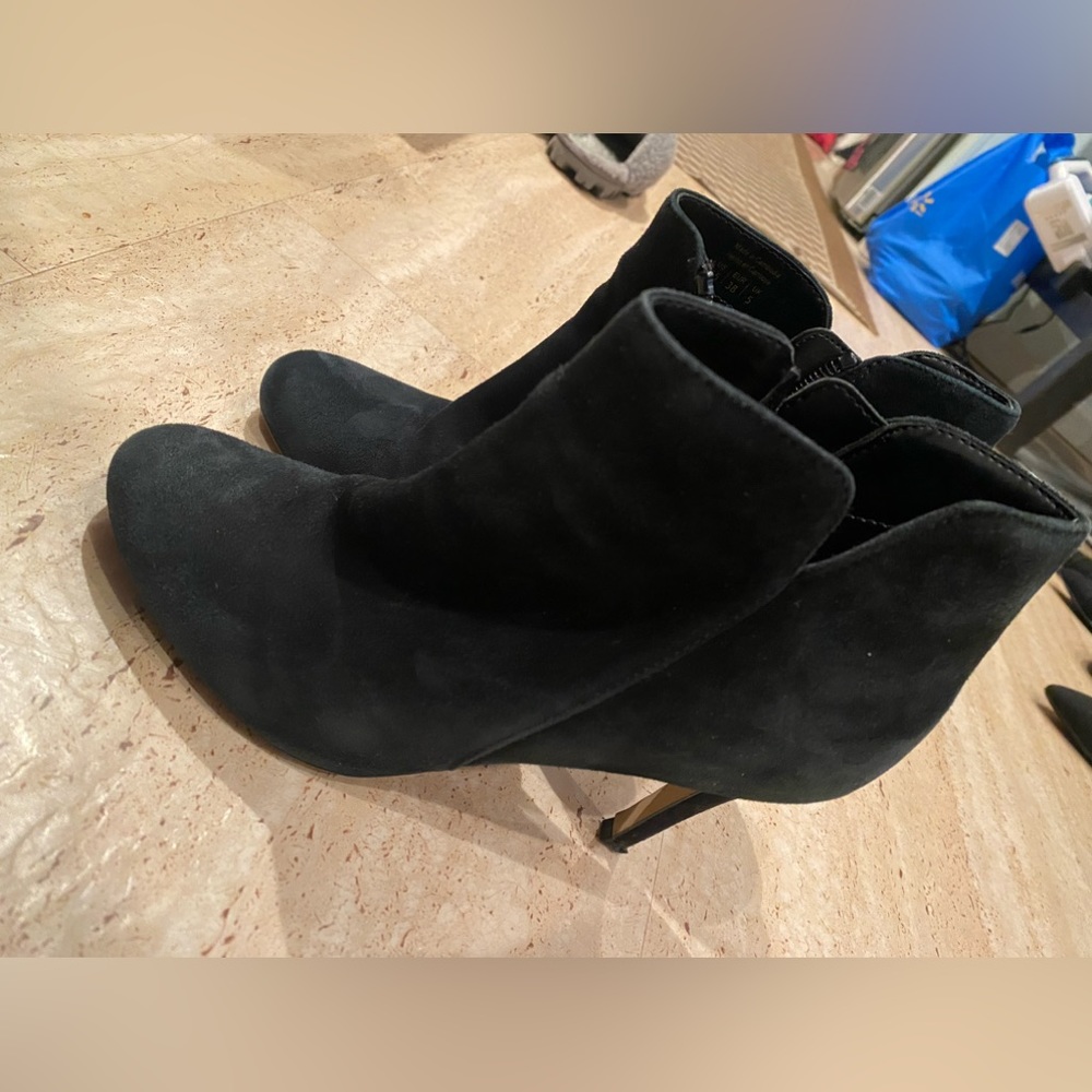Aldo Black Suede High Heeled Ankle Booties Size 7.5